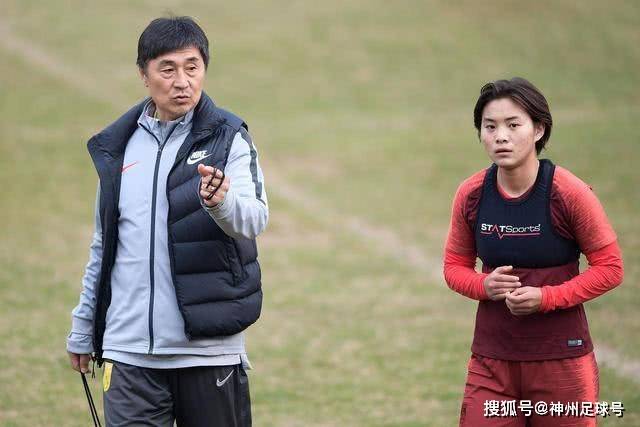 龙八头号玩家竞技内容展示图